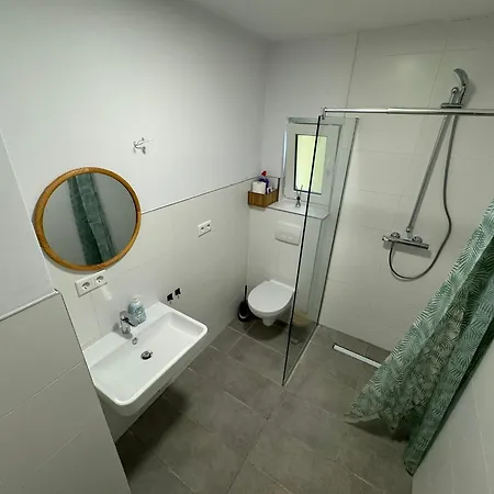 Big House I 15 Beds I 8 Sr I Fast Wifi I Parking