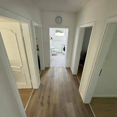 דירה Big House I 15 Beds I 8 Sr I Fast Wifi I Parking באד אויינהאוזן